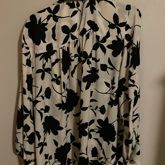 Button up - Picture 4 of 4